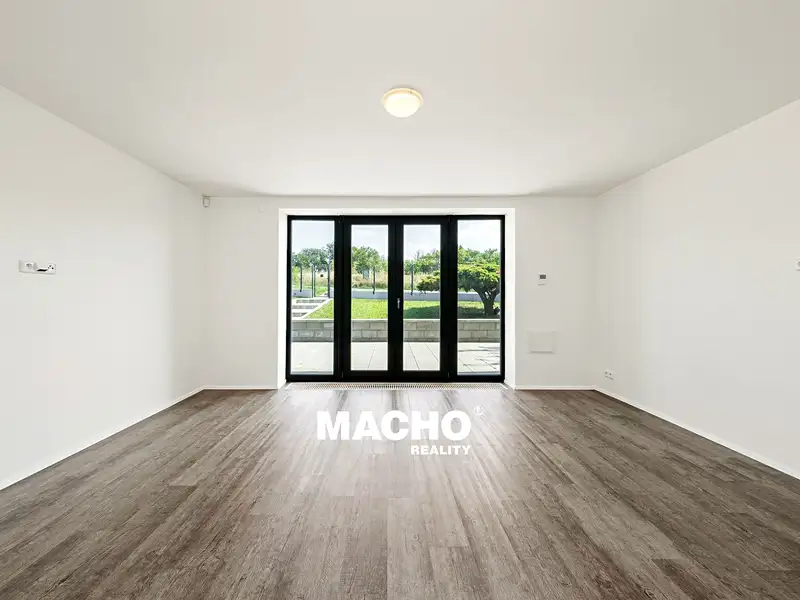 Pronájem rodinného domu 380 m², pozemek 1131 m², Kosoř – náhled fotky 3