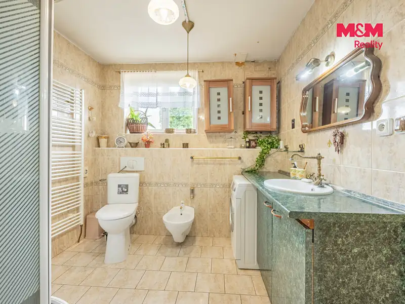 Prodej rodinného domu 220 m², pozemek 1023 m², Sadská – náhled fotky 3