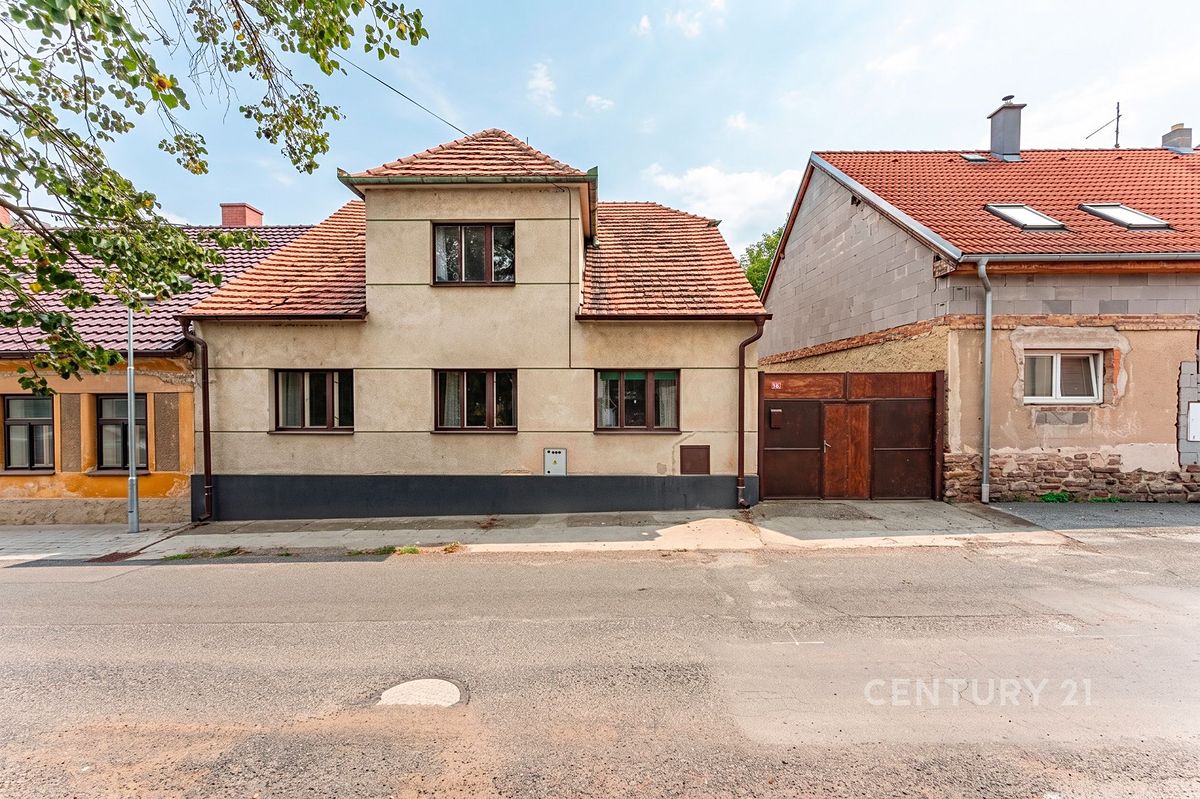 Prodej rodinného domu 164 m², pozemek 768 m², Hostomice – fotka 1 z 3