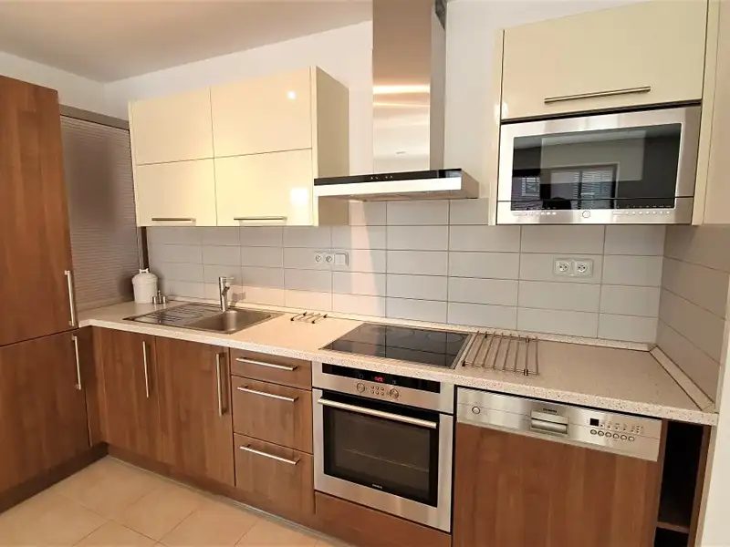 Pronájem bytu 2+kk 56 m², Praha – náhled fotky 3