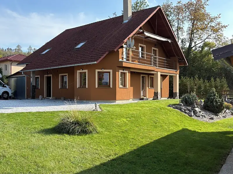 Prodej rodinného domu 242 m², pozemek 2100 m², Kamýk nad Vltavou – náhled fotky 3