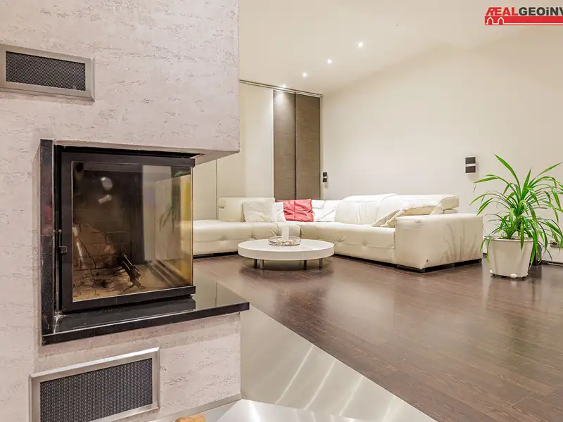 Prodej rodinného domu 218 m², pozemek 417 m², Omice – náhled fotky 2