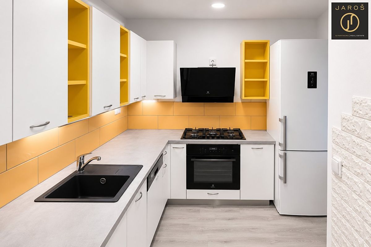 Pronájem bytu 2+1 60 m², Praha – fotka 1 z 3