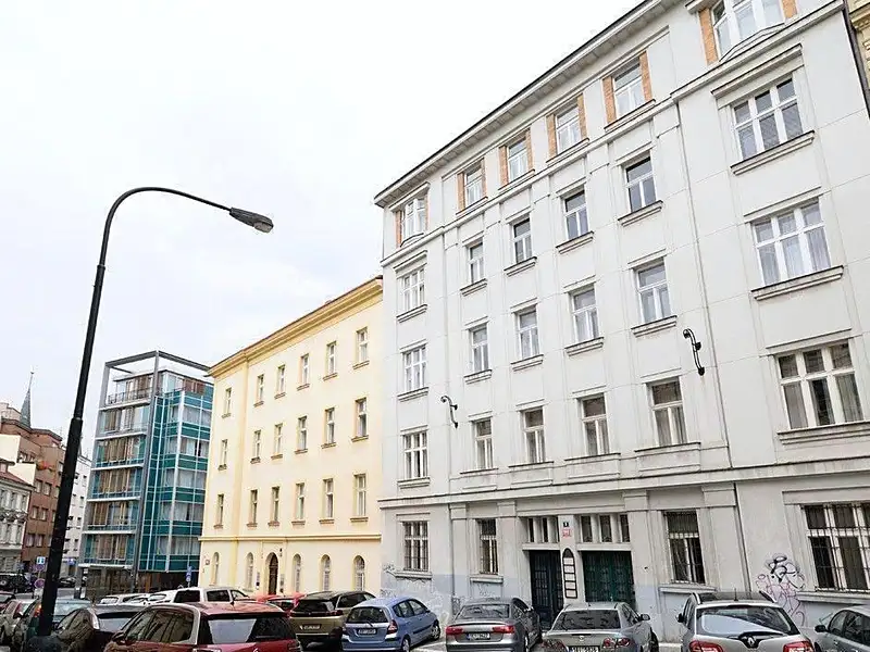 Pronájem bytu 1+1 33 m², Praha – náhled fotky 1