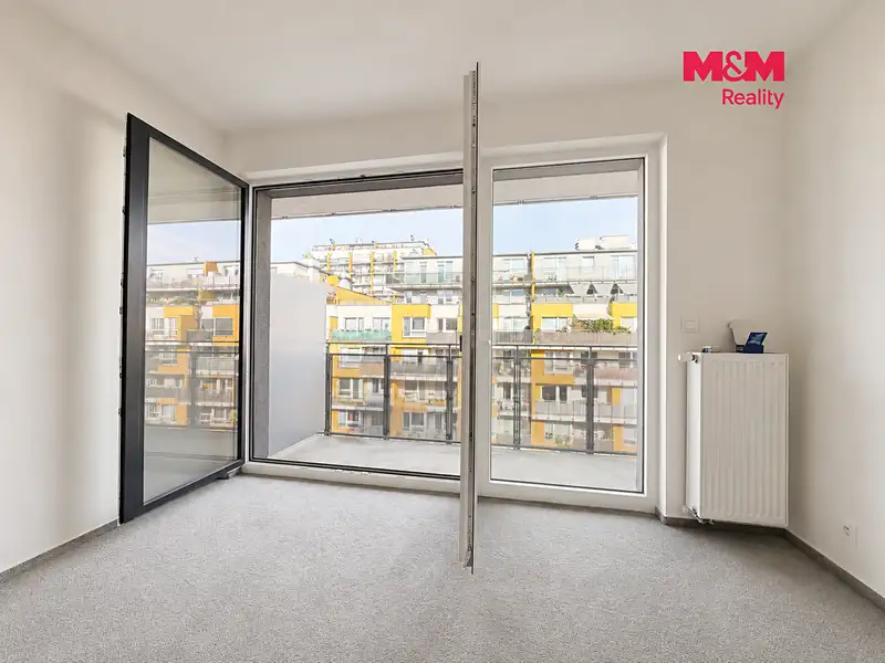 Prodej bytu 1+kk 38 m², Praha – náhled fotky 2