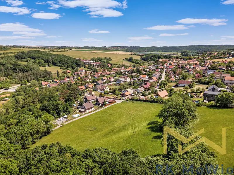 Prodej stavebního pozemku 16376 m², Mořina – náhled fotky 3