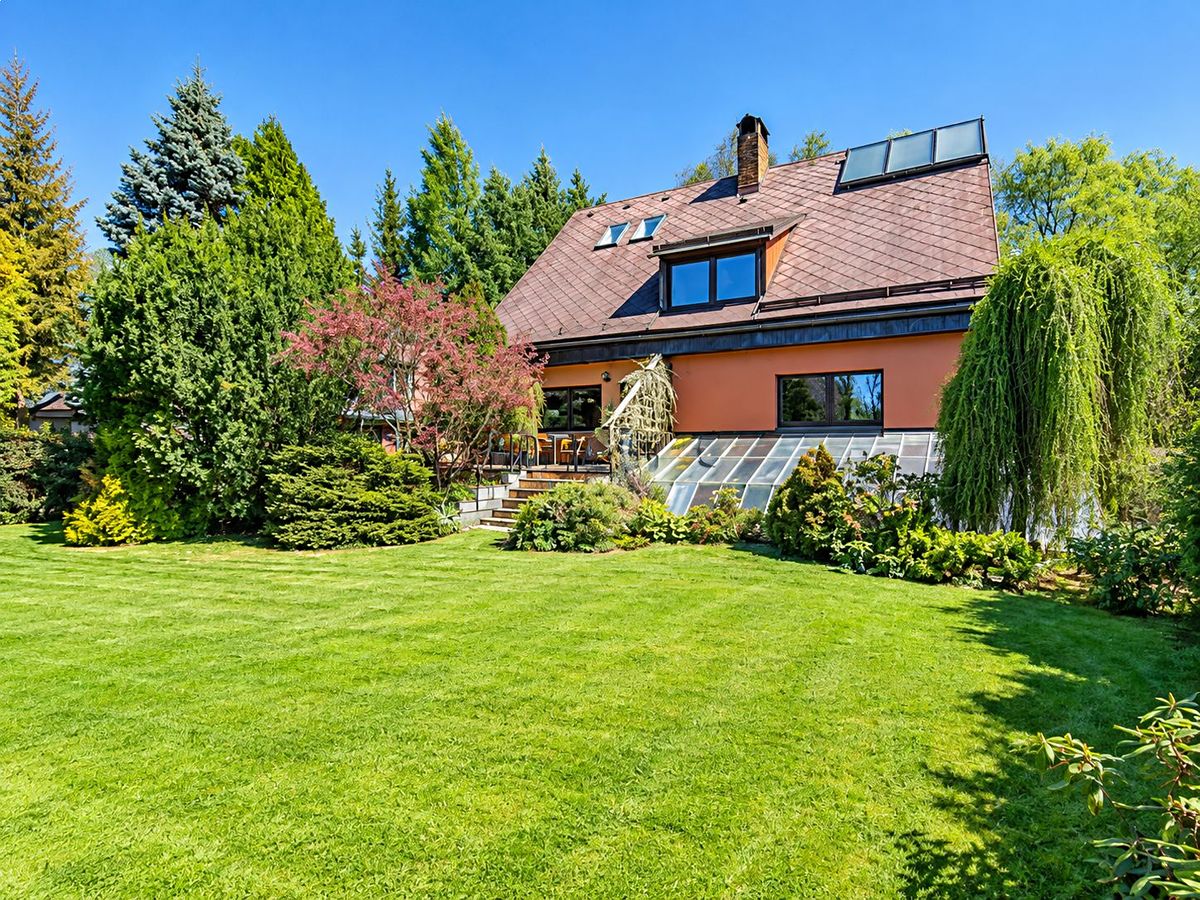 Prodej rodinného domu 385 m², pozemek 1028 m², Rýmařov – fotka 1 z 3