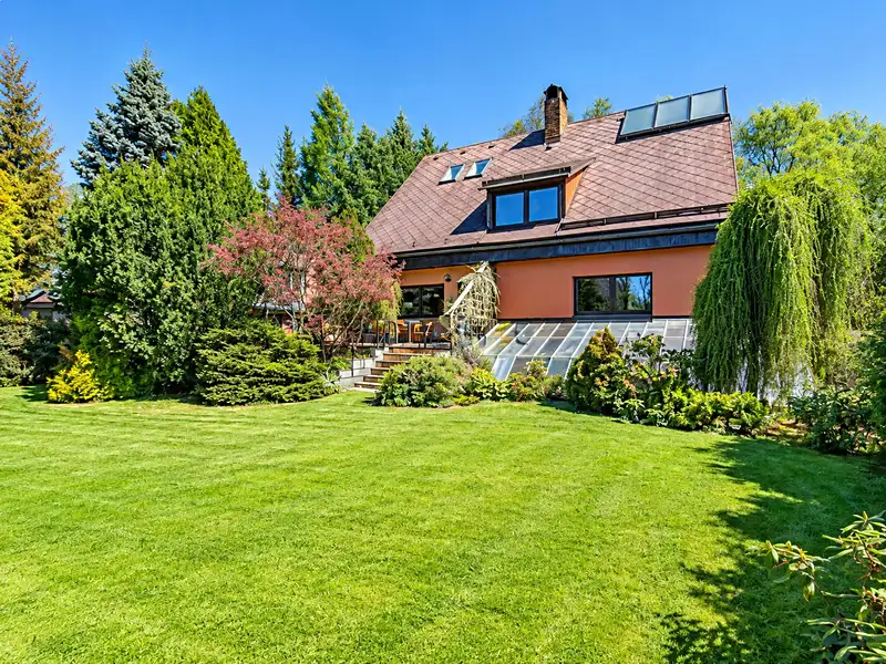 Prodej rodinného domu 385 m², pozemek 1028 m², Rýmařov – náhled fotky 1