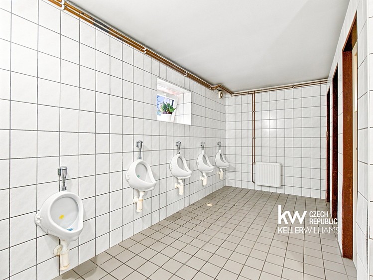 Комерційне приміщення на продаж, 1 601 м² (73 з 100)