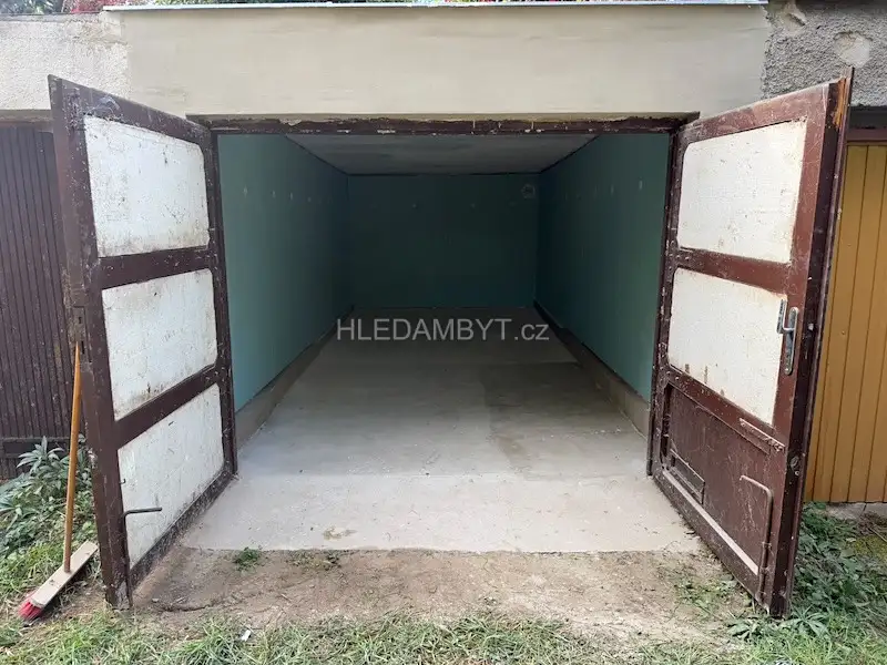 Pronájem garáže 20 m², Praha – náhled fotky 1