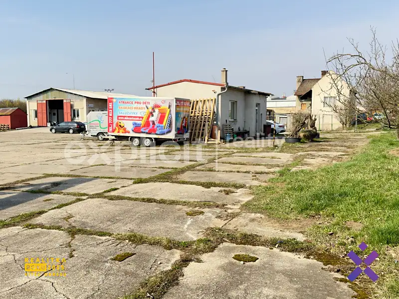 Pronájem komerčního pozemku 100 m², Kunovice – náhled fotky 3