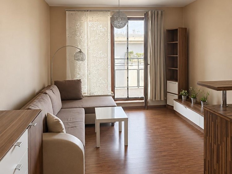 Квартира 1+kk в оренду, 35 м² (6 з 10)