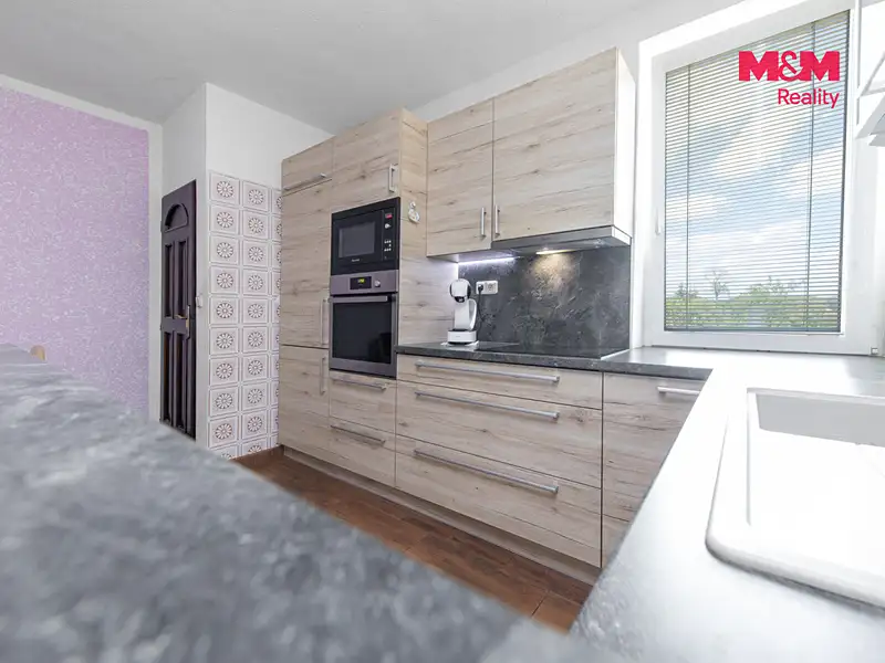 Prodej rodinného domu 190 m², pozemek 6059 m², Horní Loučky – náhled fotky 2