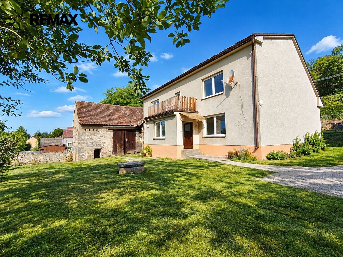 Pronájem rodinného domu 186 m², pozemek 1018 m², Bezdědovice – fotka 1 z 3