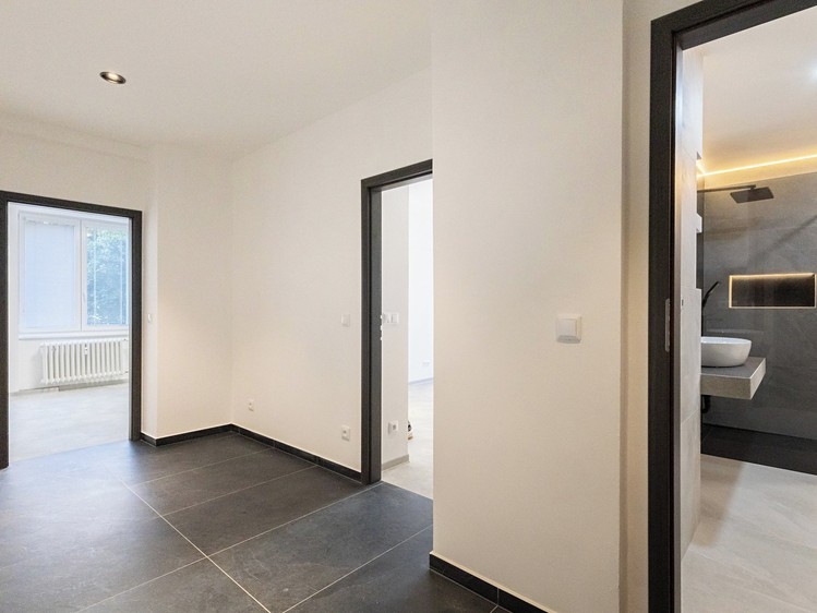Pronájem bytu 3+kk, 80 m² (7 z 17)