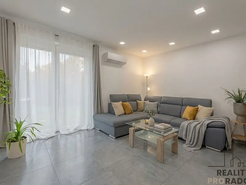 Prodej rodinného domu 99 m², pozemek 651 m², Kojátky – náhled fotky 2