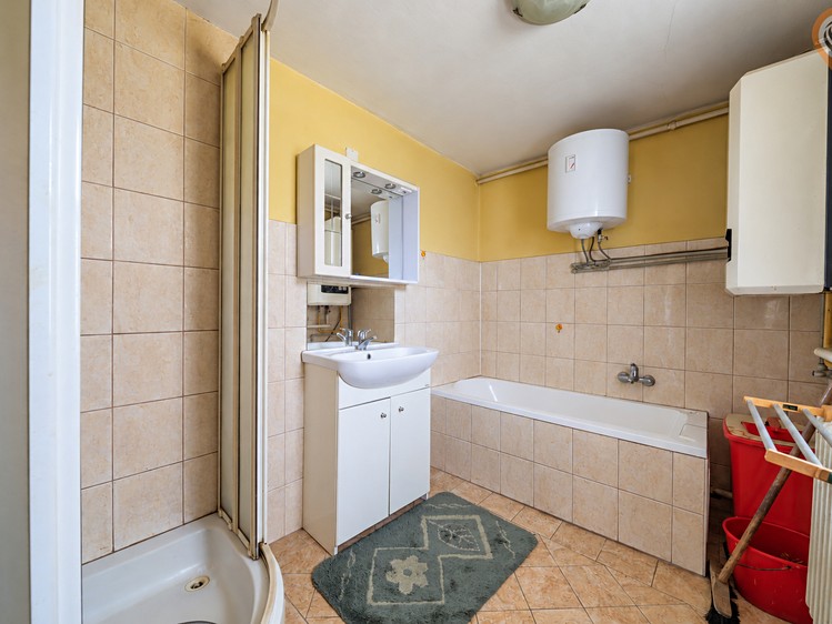 Prodej domu, 87 m² (2 z 15)