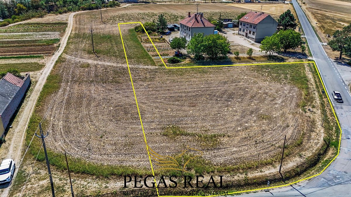 Prodej stavebního pozemku 3925 m², Vémyslice – fotka 1 z 3