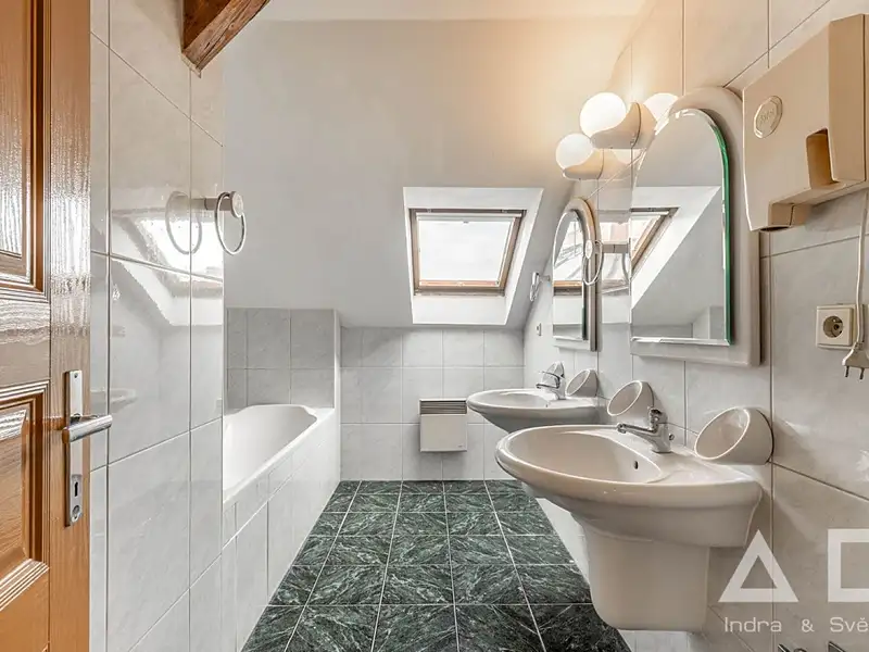 Pronájem bytu 4+kk 113 m², Praha – náhled fotky 3