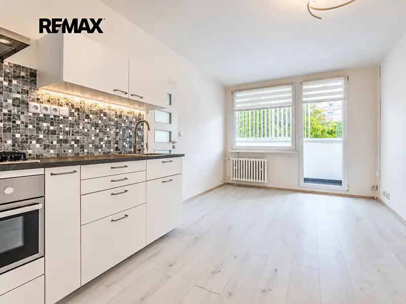 Prodej bytu 2+kk 36 m², Praha – náhled fotky 2