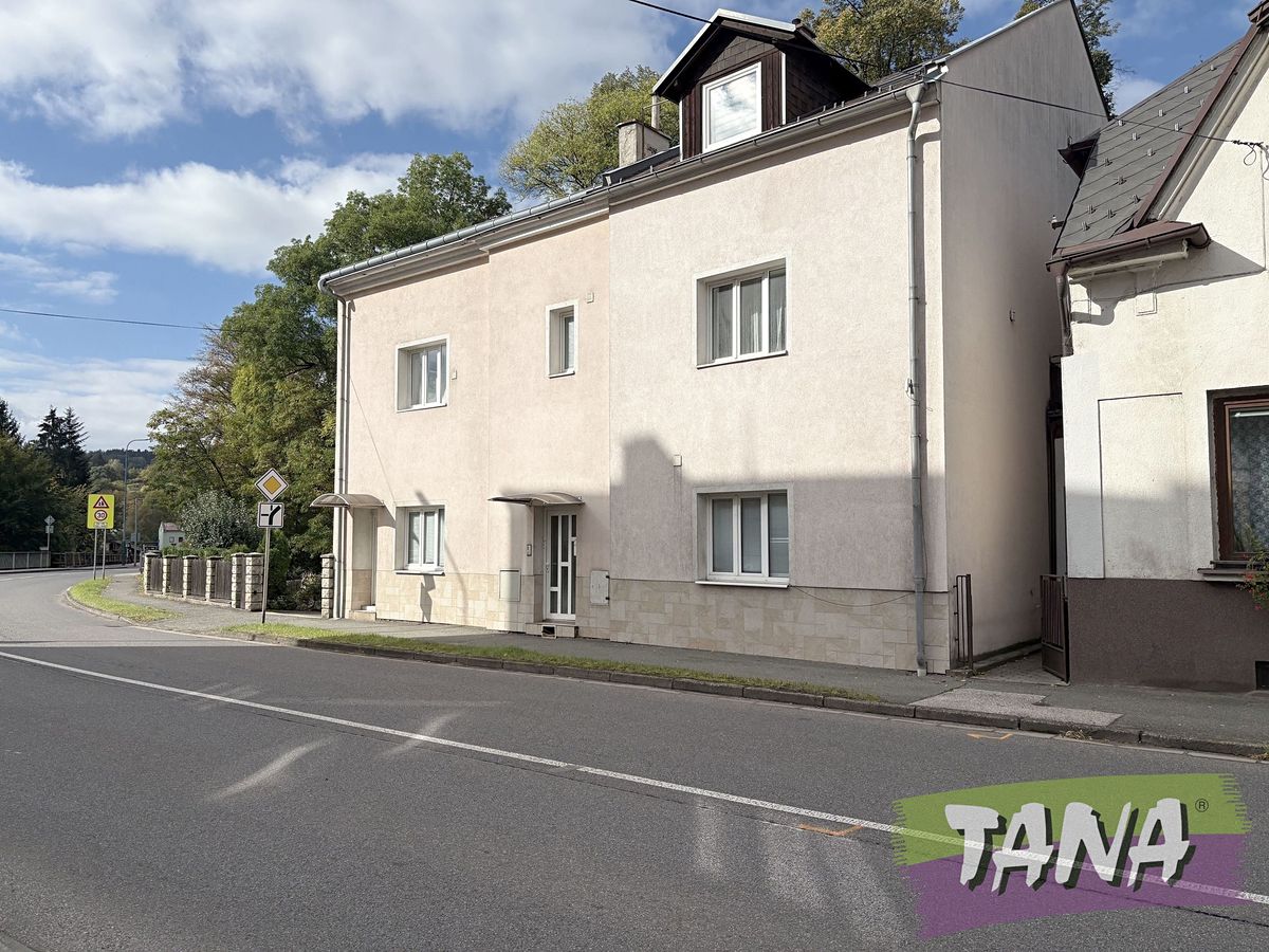 Prodej činžovního domu 341 m², Úpice – fotka 1 z 3