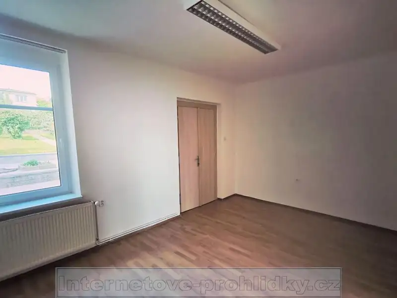 Pronájem rodinného domu 210 m², pozemek 600 m², Praha – náhled fotky 2
