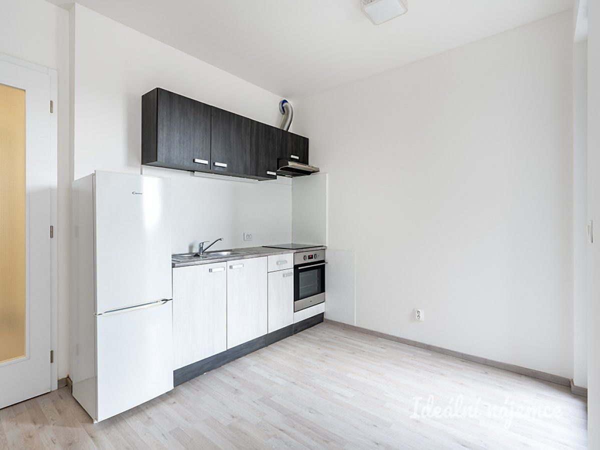 Pronájem bytu 1+kk 34 m² – fotografie 2