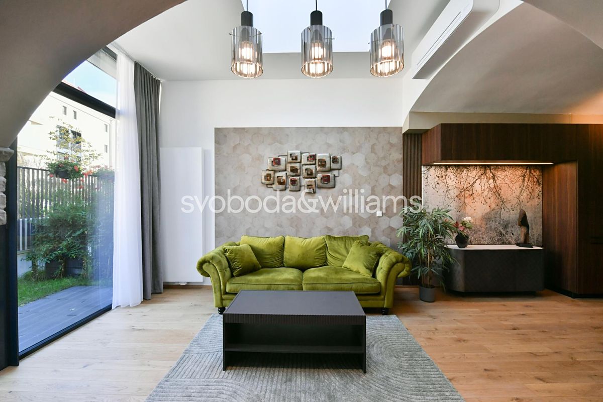 Pronájem bytu 2+kk 86 m², Praha – fotka 1 z 3