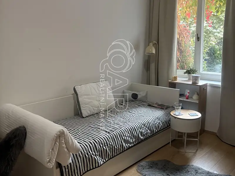 Prodej bytu 1+kk 24 m², Praha – náhled fotky 1