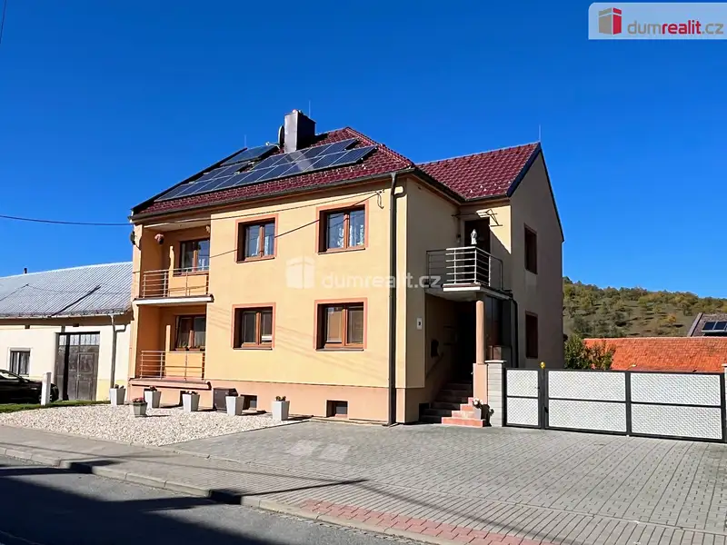 Prodej rodinného domu 285 m², pozemek 1079 m², Pašovice – náhled fotky 1