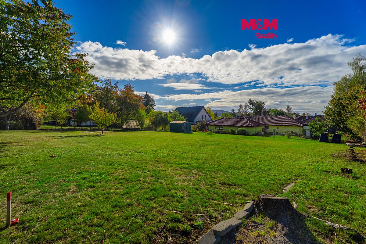 Prodej stavebního pozemku 996 m², Kamenice – fotka 1 z 3