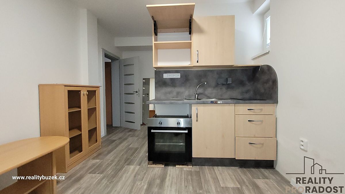 Pronájem bytu 1+kk 25 m², Vyškov – fotka 1 z 3