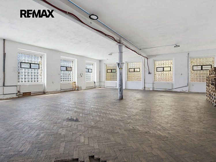 Комерційне приміщення на продаж, 2 350 м² (55 з 62)