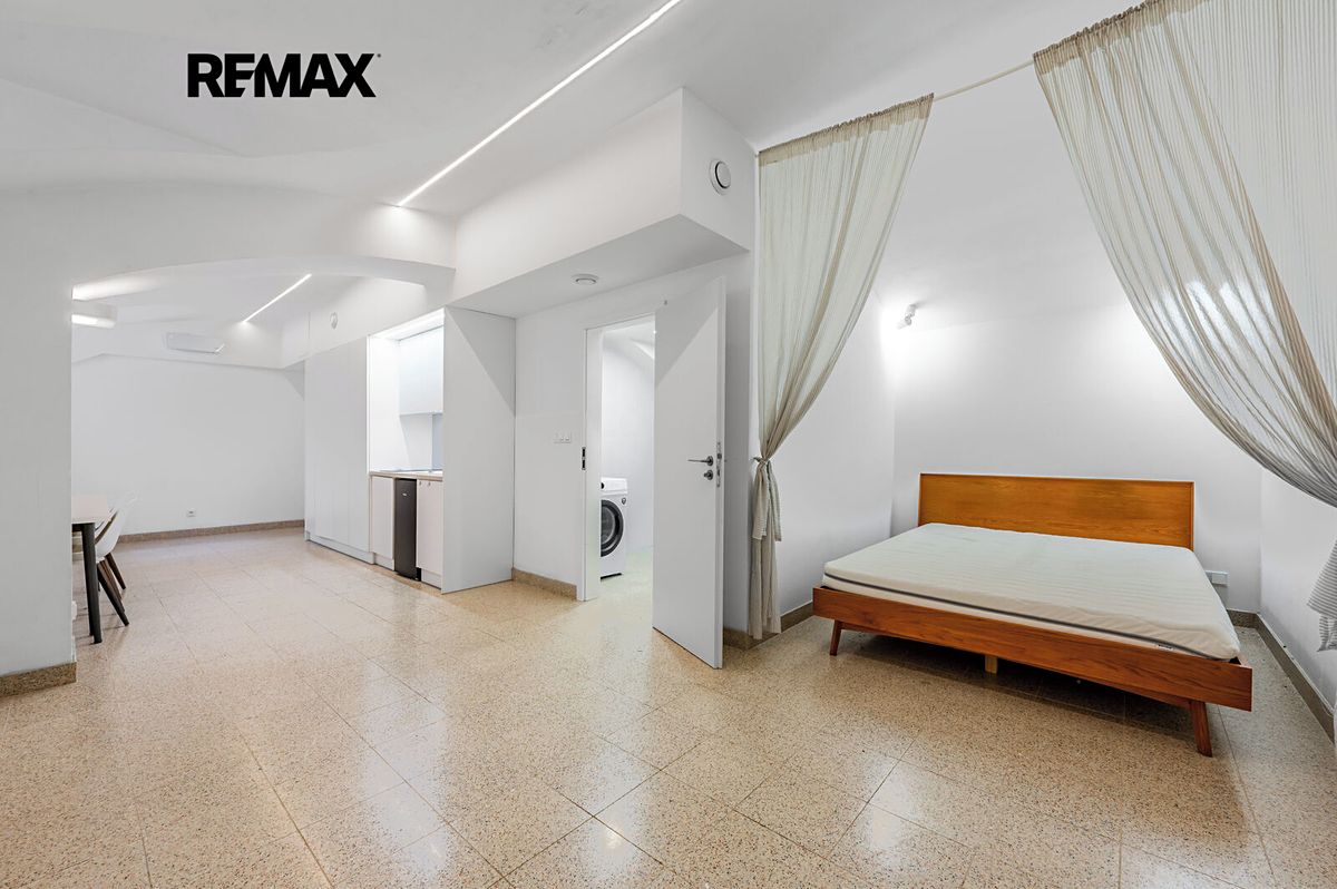 Pronájem bytu 1+kk 40 m²
