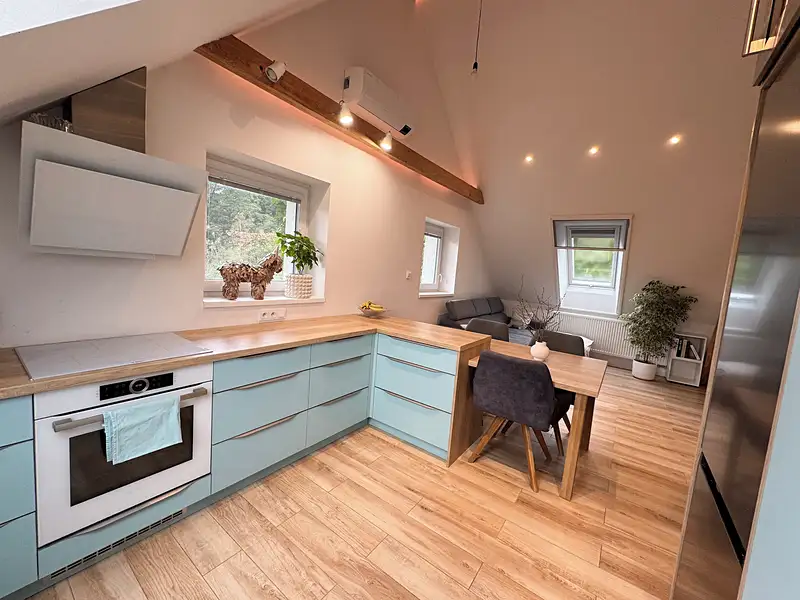Prodej vícegeneračního domu 228 m², pozemek 1507 m², Klučenice – náhled fotky 2