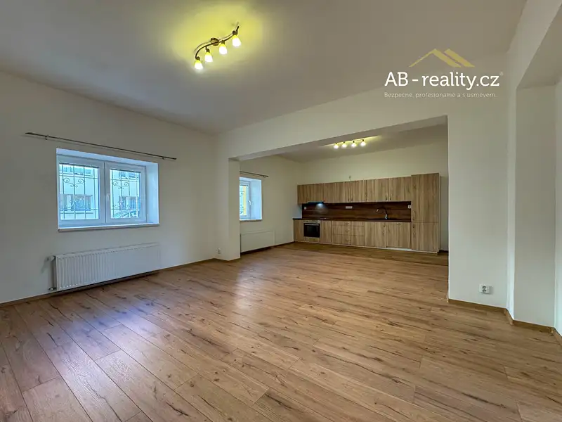 Pronájem bytu 2+1 70 m², Teplice – náhled fotky 2