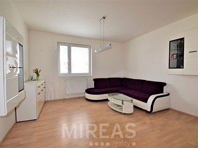 Pronájem bytu 2+kk, 63 m² (2 z 6)