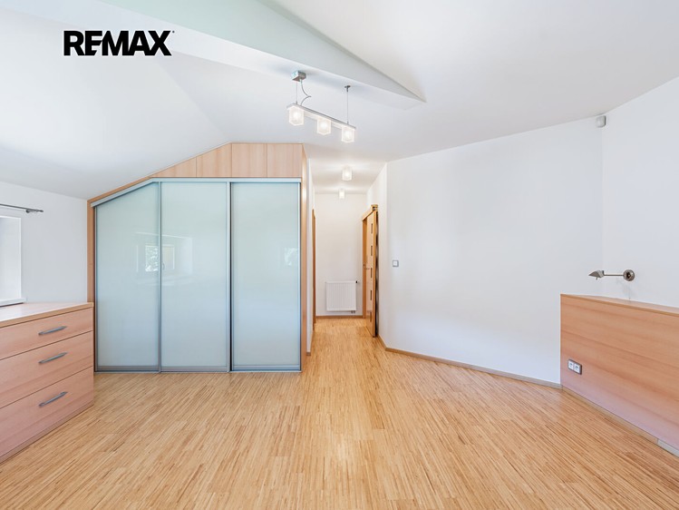 Haus zum Kauf, 241 m² (28 von 40)