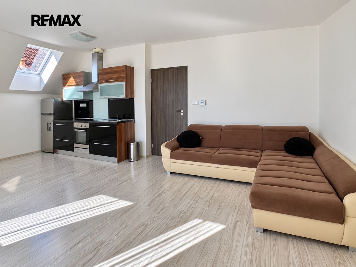 Pronájem bytu 3+kk 74 m²