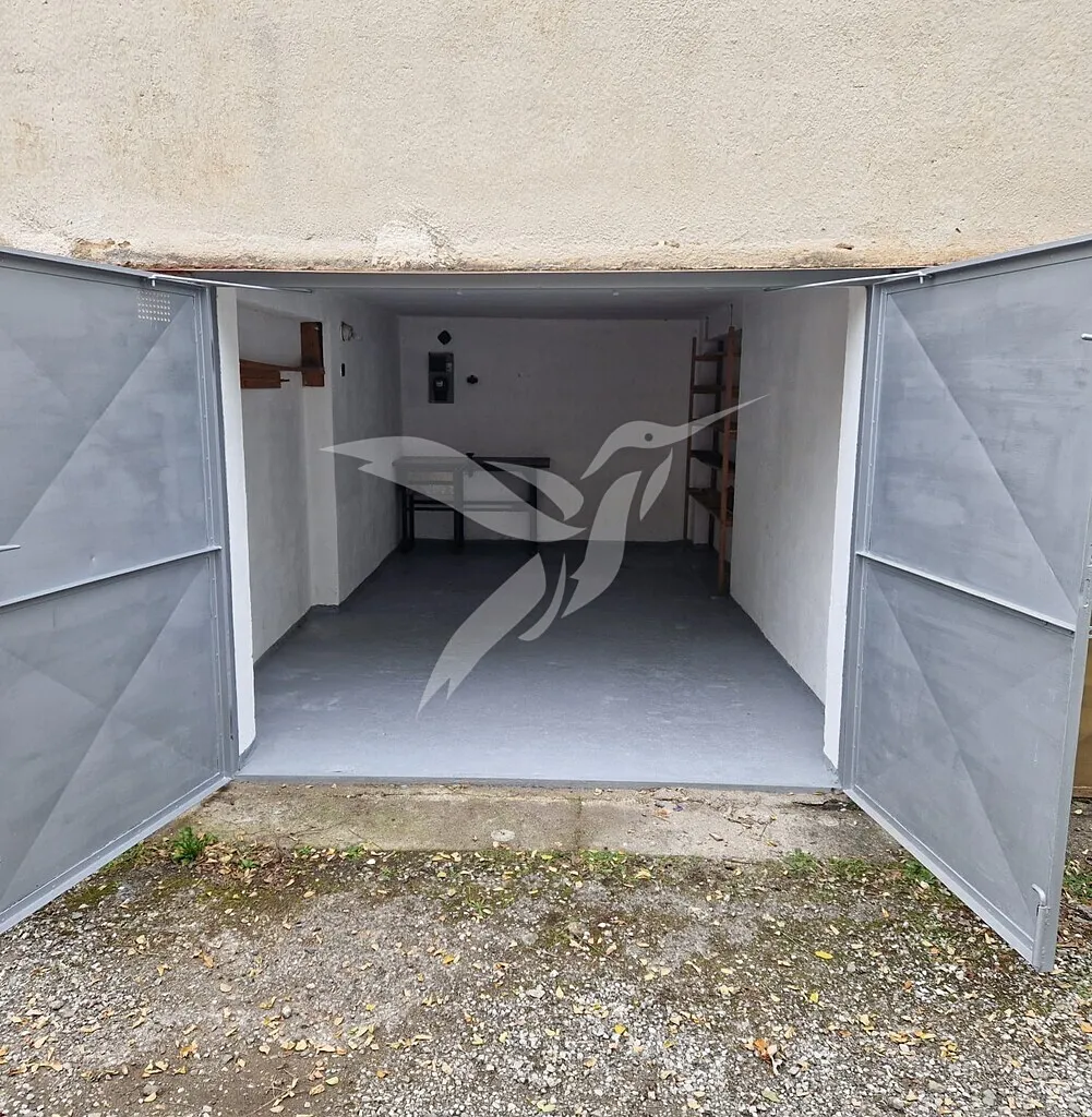 Pronájem garáže 15 m²