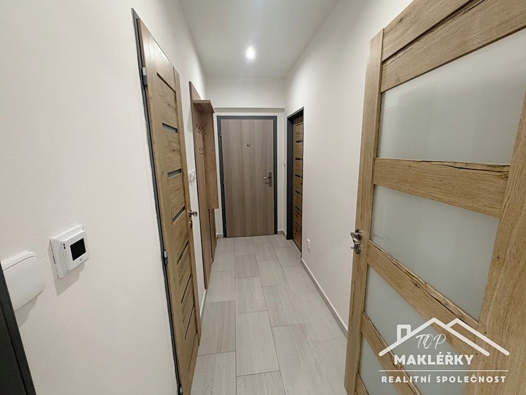 Pronájem bytu 2+kk, 36 m² (11 z 15)