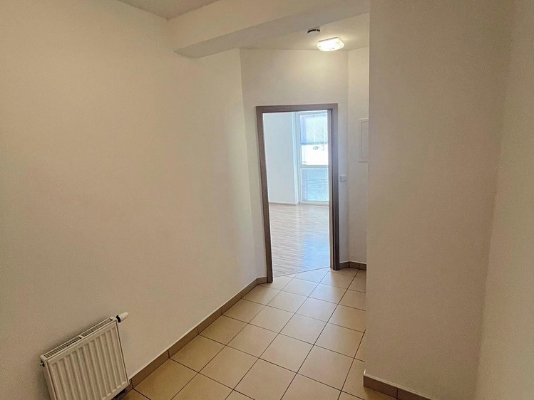 Pronájem bytu 2+kk, 44 m² (8 z 17)