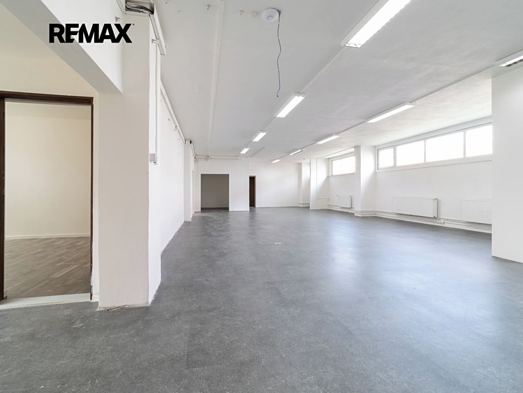 Комерційне приміщення в оренду, 330 м² (6 з 27)