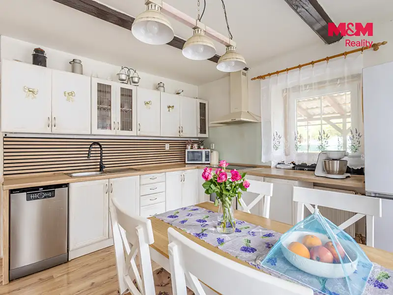 Prodej rodinného domu 250 m², pozemek 928 m², Mařenice – náhled fotky 3