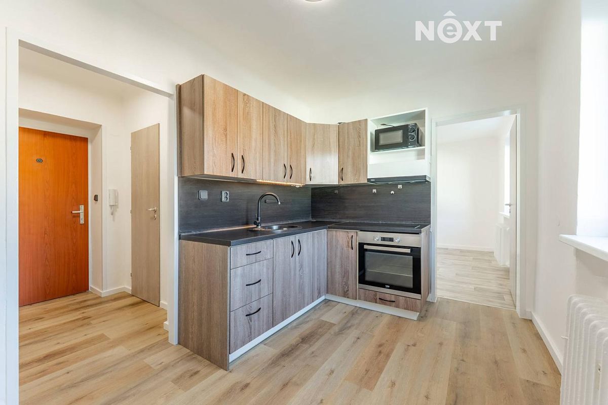 Pronájem bytu 2+1 44 m², Stochov – fotka 1 z 3