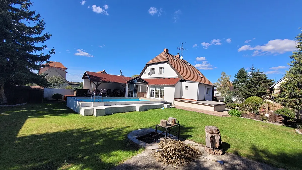 Prodej rodinného domu 180 m², pozemek 938 m²
