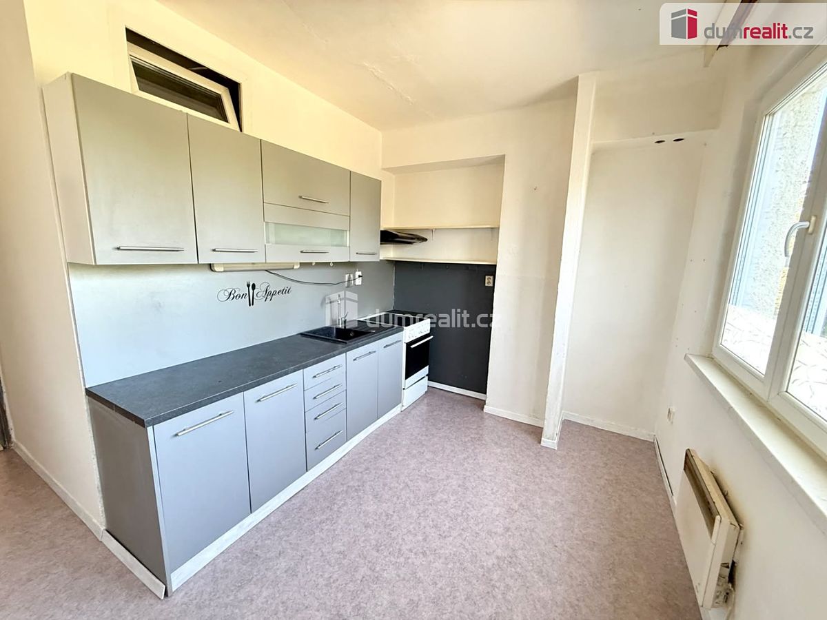 Pronájem bytu 3+1 88 m², Tursko – fotka 1 z 3