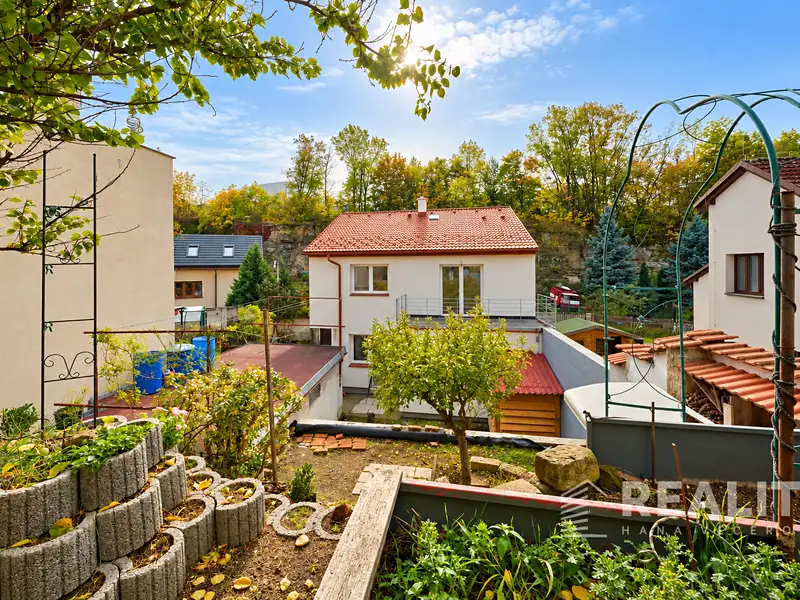 Prodej rodinného domu 125 m², pozemek 359 m², Praha – náhled fotky 2