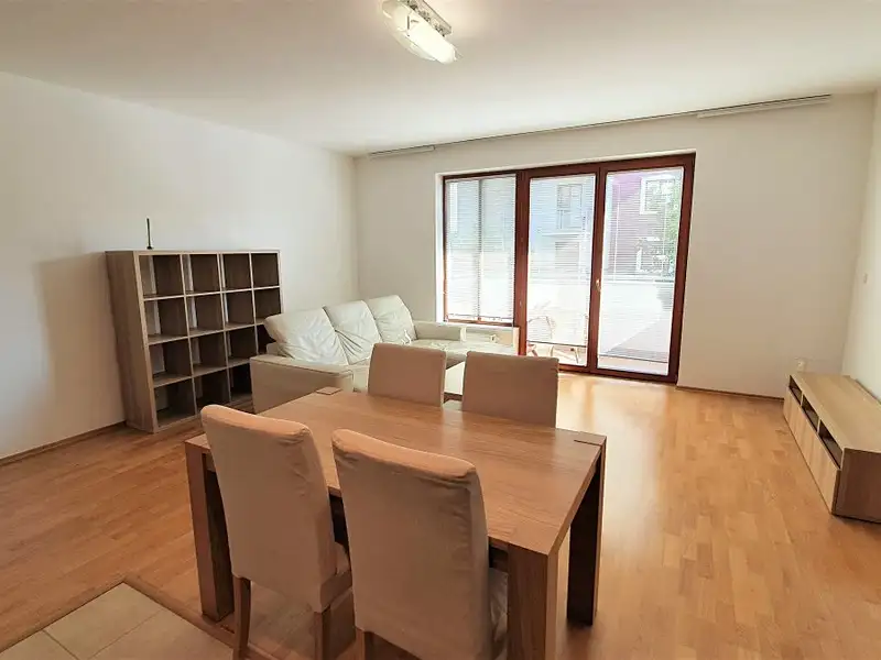 Pronájem bytu 2+kk 56 m², Praha – náhled fotky 2
