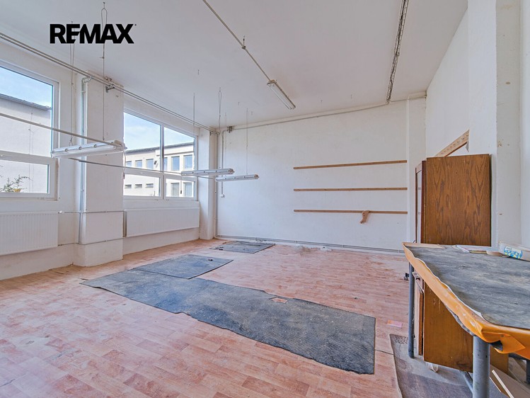 Комерційне приміщення на продаж, 1 700 м² (8 з 25)
